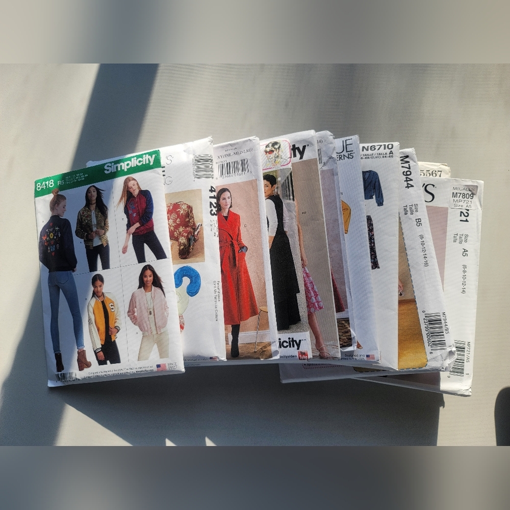 Lot of 12 FF Womens Sewing Patterns